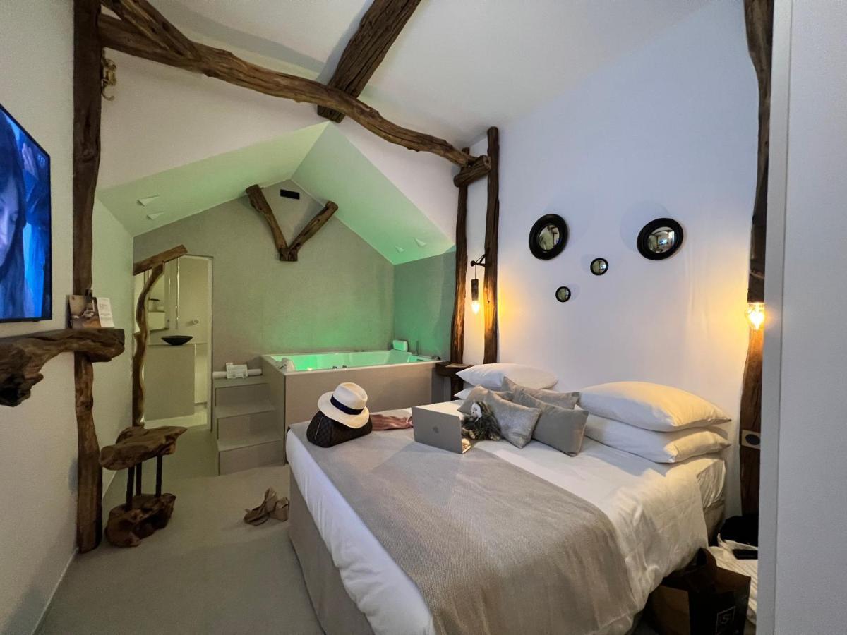 Tamarin & Capucin Suite Balneo Aubagne Exteriér fotografie