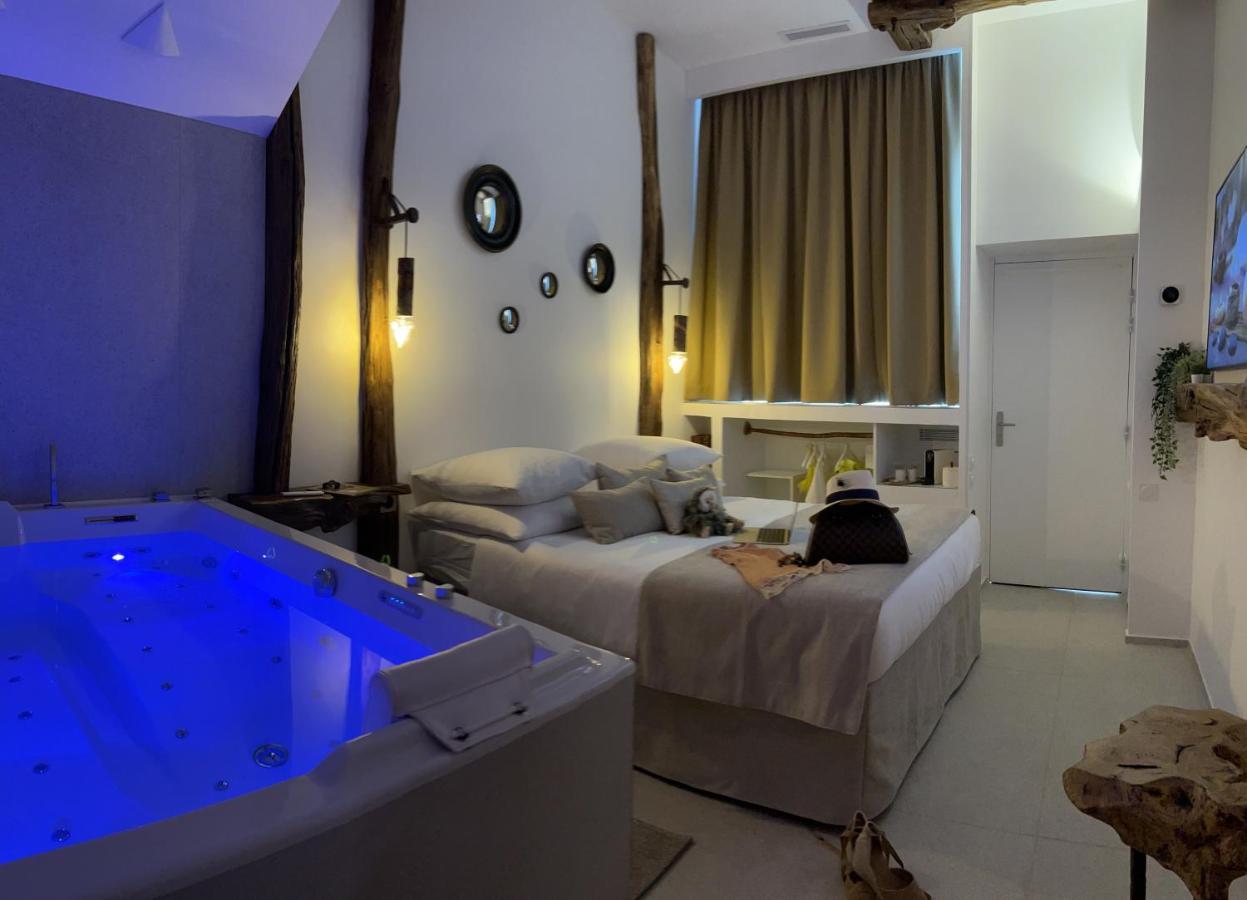 Tamarin & Capucin Suite Balneo Aubagne Exteriér fotografie